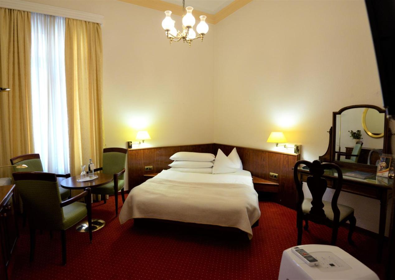 Hotel Am Kochbrunnen Wiesbaden Exterior foto